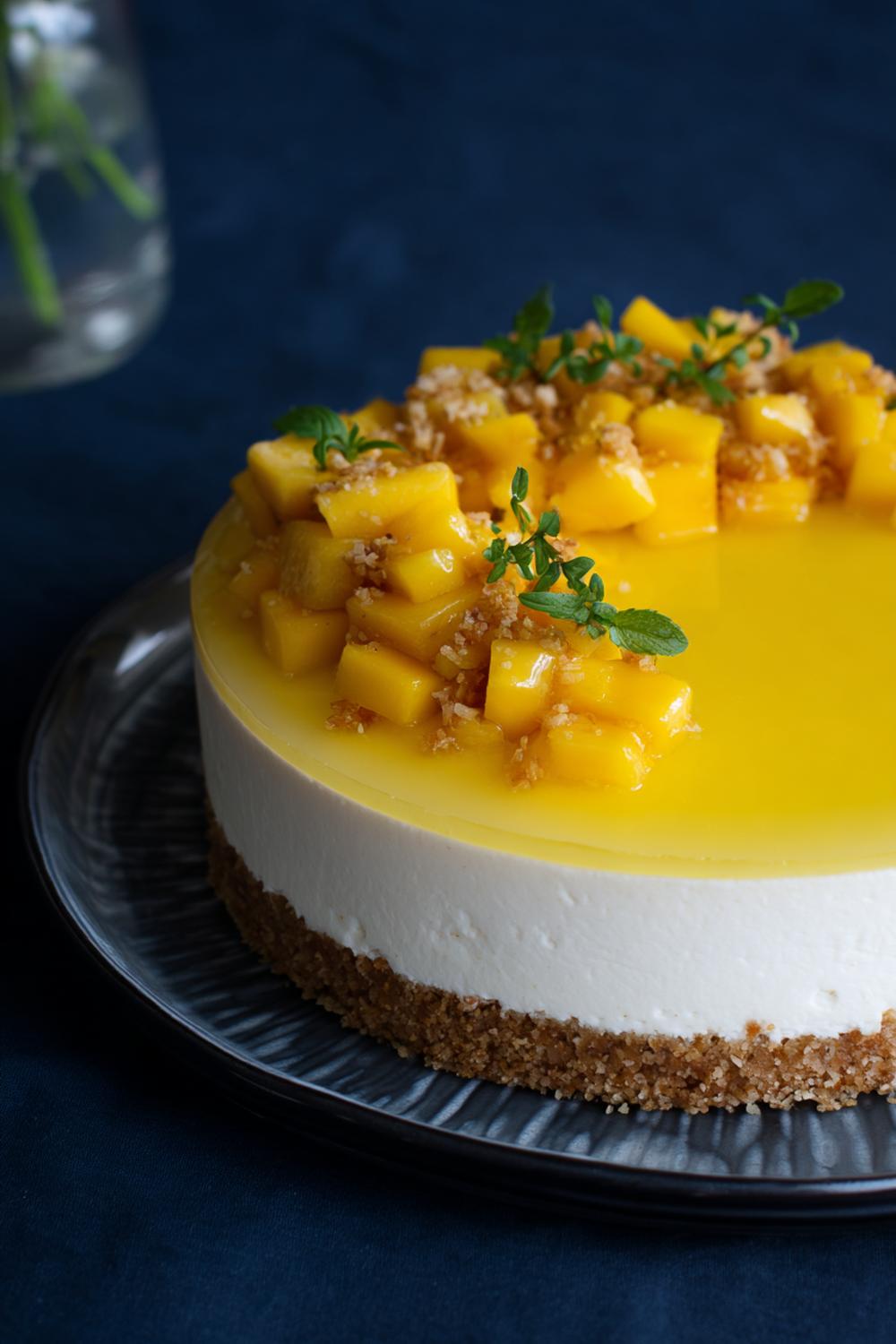 6. Cheesecake utan ugn 2026 med mango i kuber och spegelblank topp