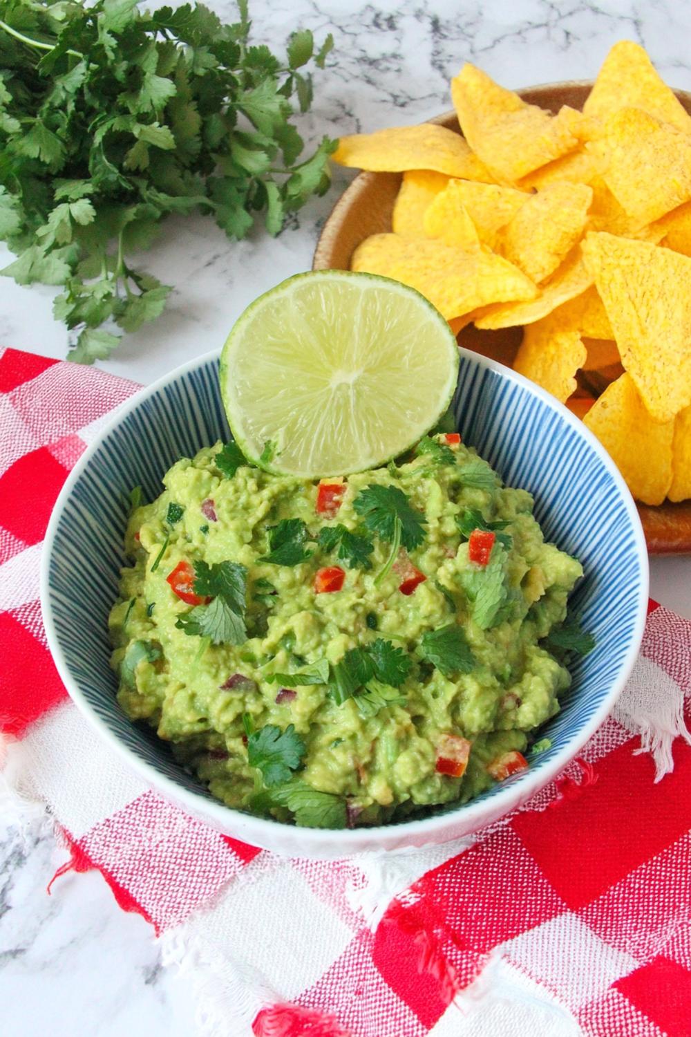 Randig Skål med Citrusfärger