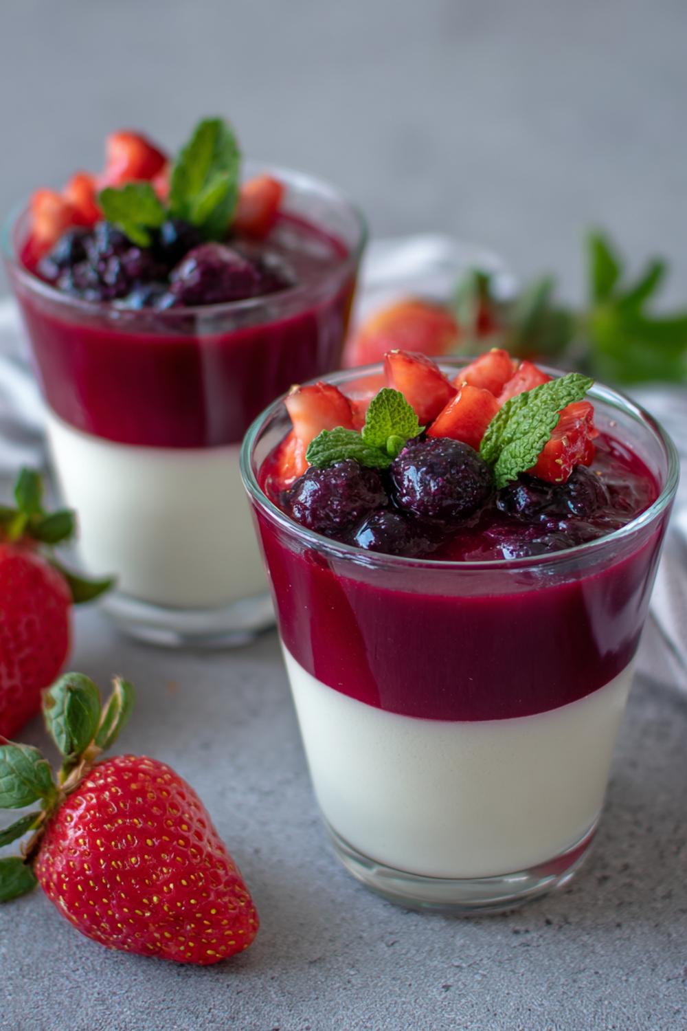 20. Pannacotta recept 2026 med vegansk kokos och bärkompott