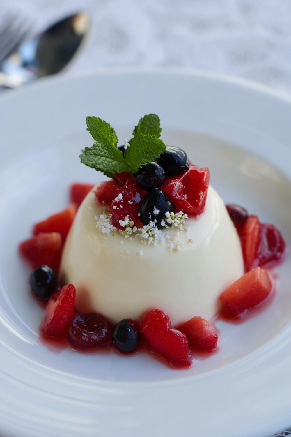 25. Pannacotta recept 2026 med lakrits och hallon som skarp kontrast