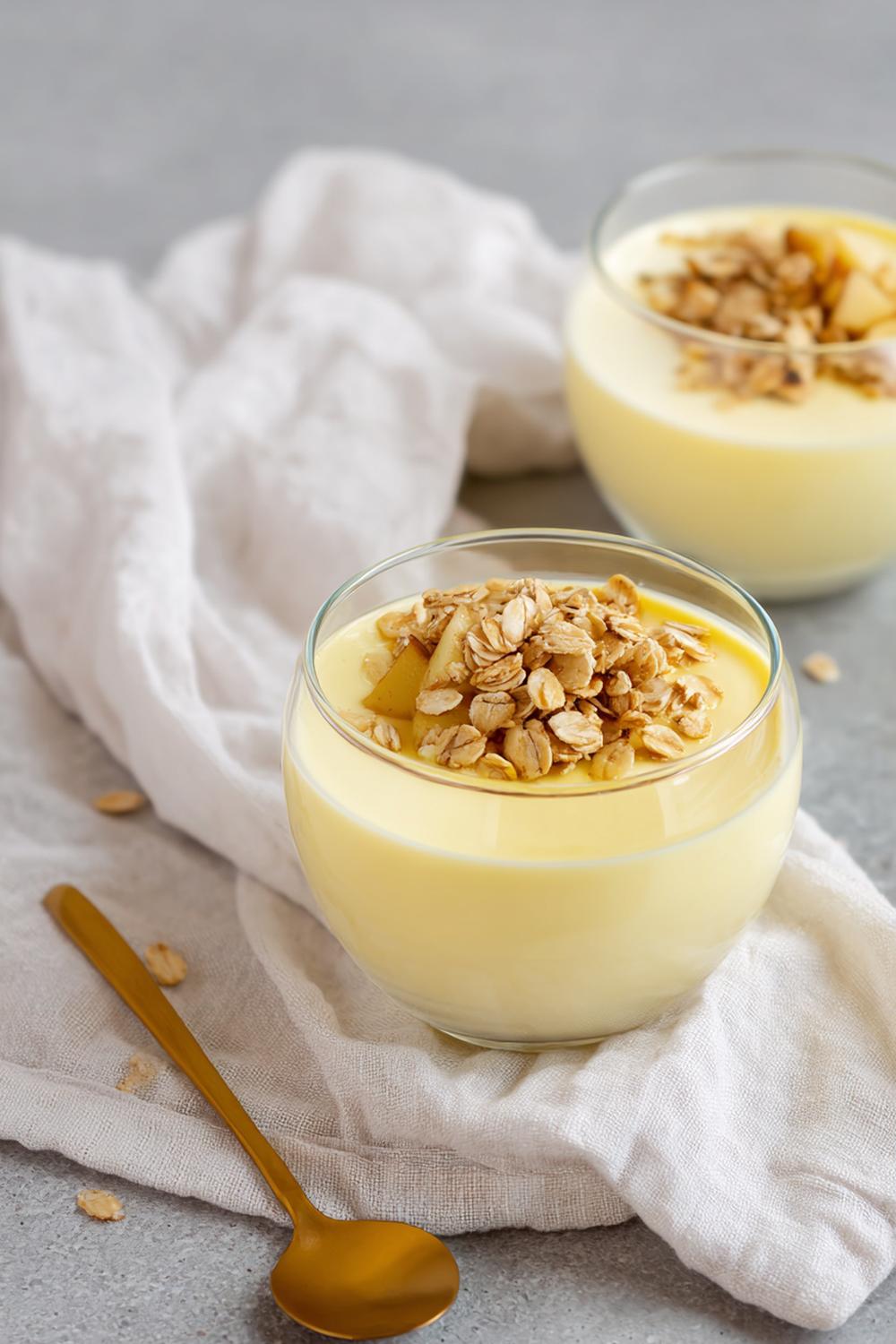 29. Pannacotta recept 2026 med äpple och rostad havre som krispig topp