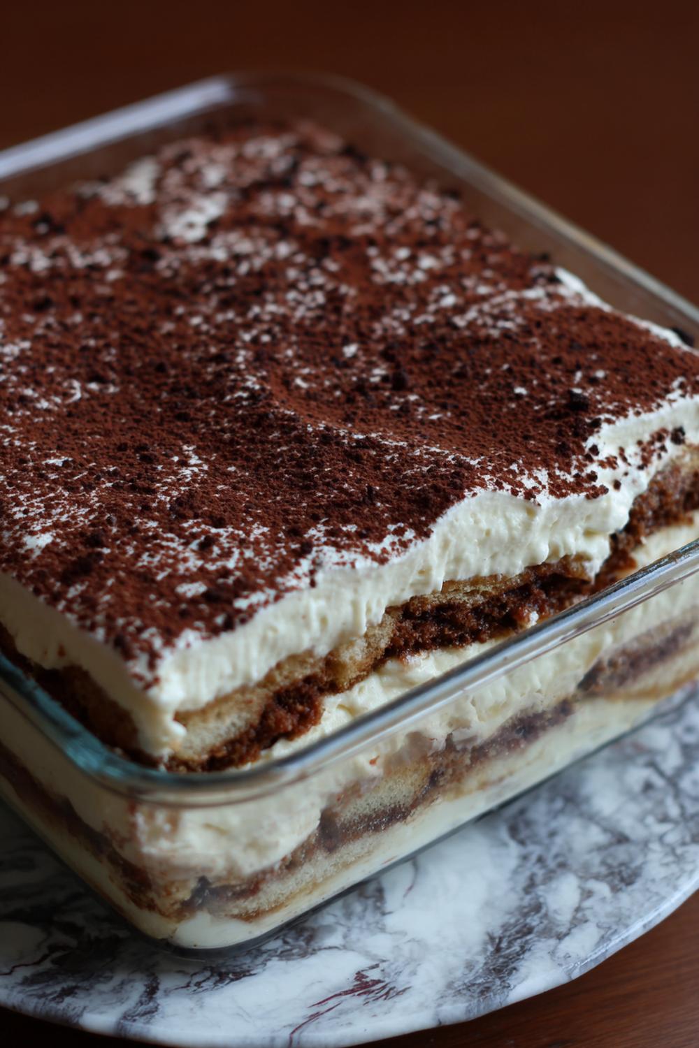5. Hallon- och vit choklad-tiramisu med marmorerad topp